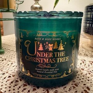 Bath & Body Works Under the Christmas Tree 3-Wick Candle